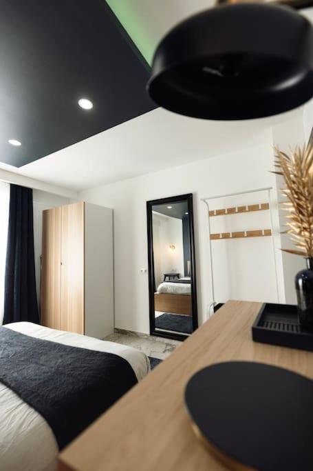 Royale Lumineux Jacuzzi Parking privé – photo 36