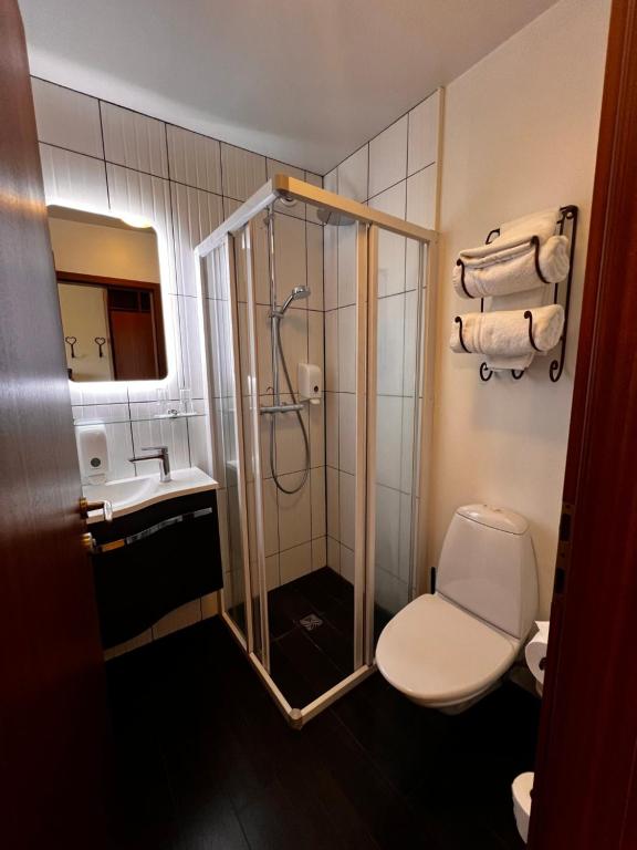 Ένα μπάνιο στο Hotel Skógá by EJ Hotels