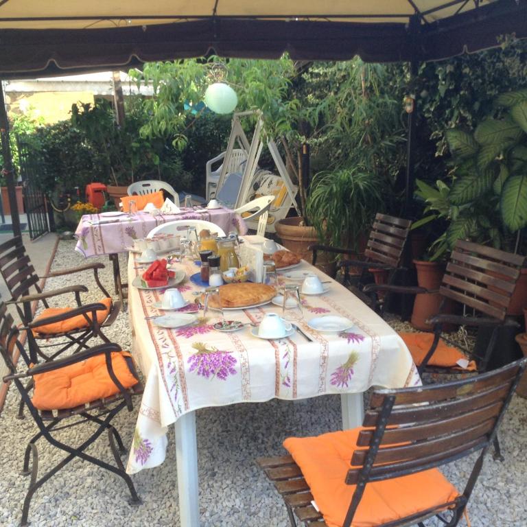 Vonkajšia záhrada v ubytovaní Casa Fornaciari