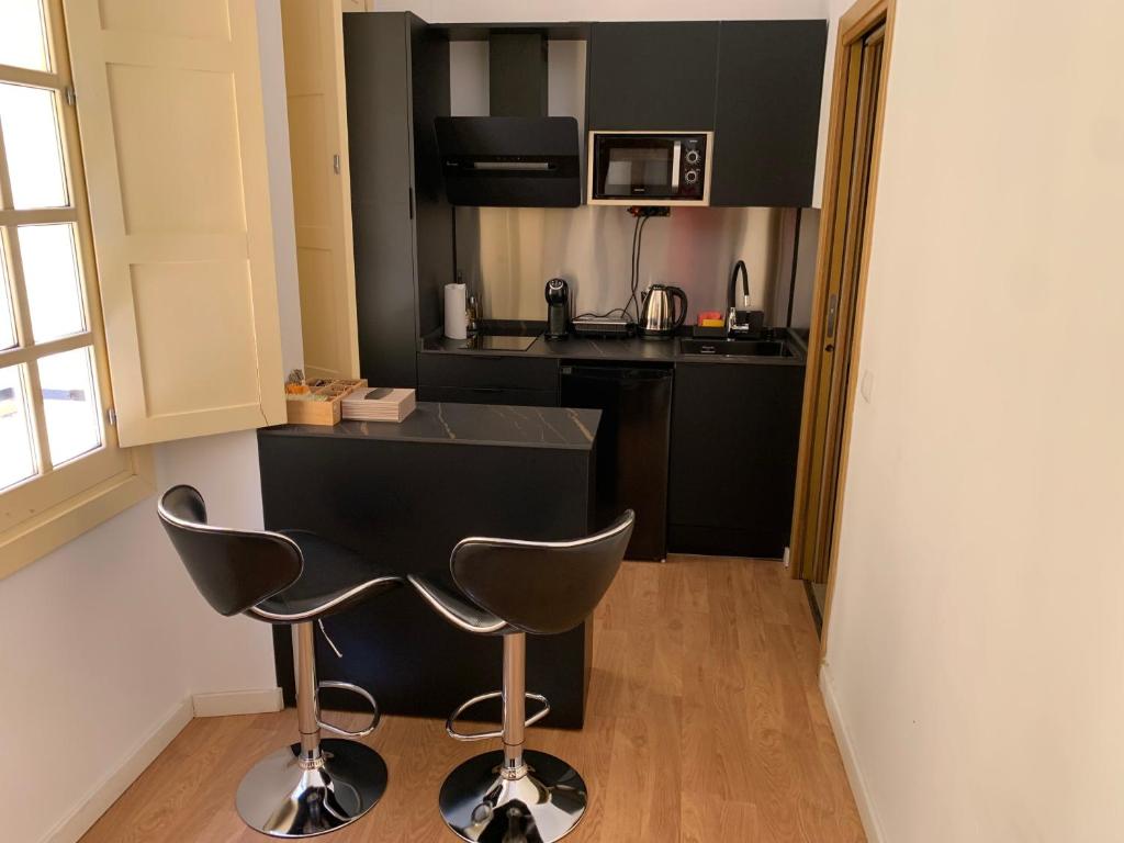 Luxury Apartments Chinitas 11 - 12