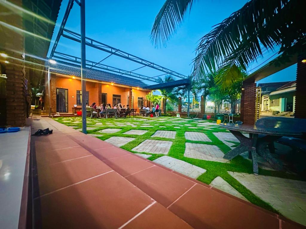 Zahrada ubytování Bình Minh Homestay - Dốc Lết