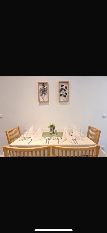 Fotografie z fotogalerie ubytování Near Vienna - 60m2 - 6 Guests - Self Check-in - Parking v destinaci Purkersdorf