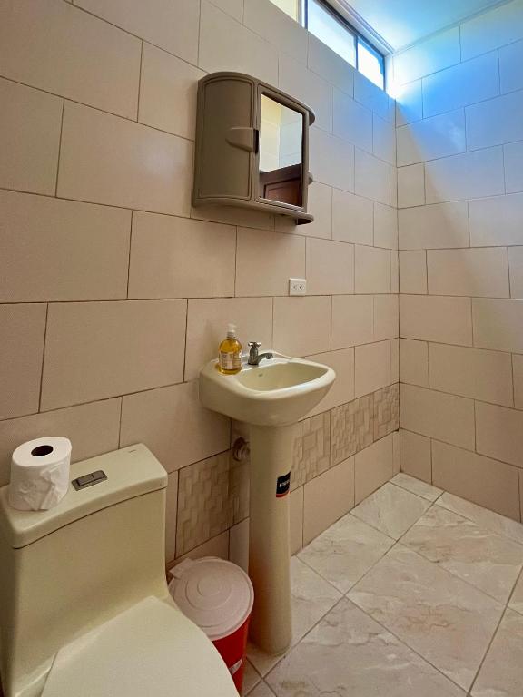 Koupelna v ubytování HOTEL SUEÑOS BEACH