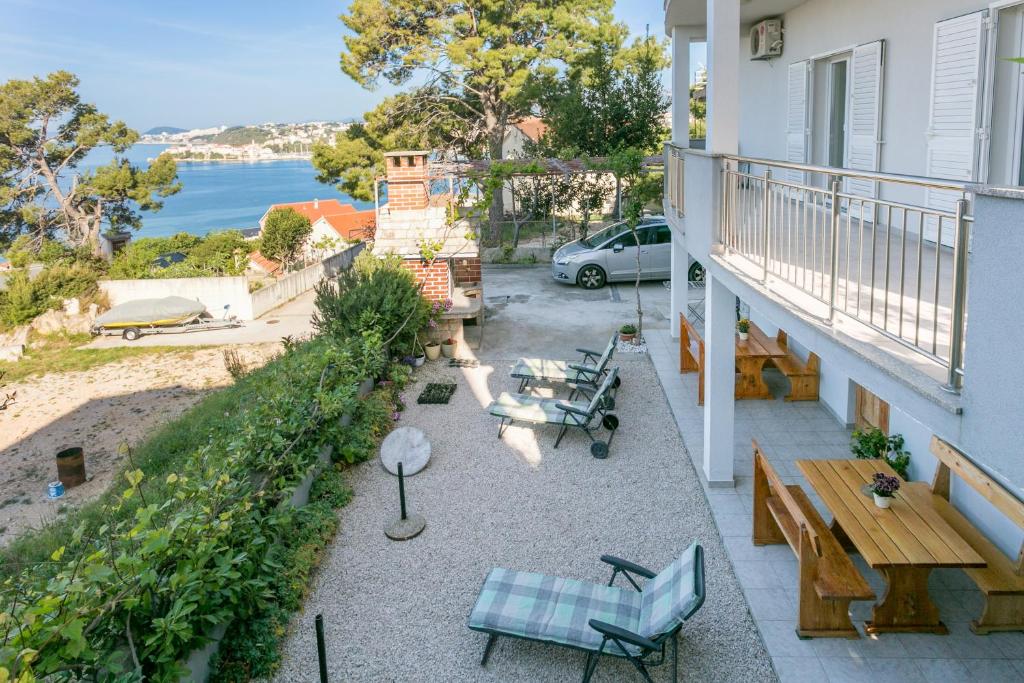 Apartments with parking space Podstrana, Split - 6072