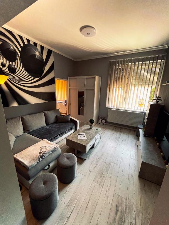 A seating area at CentRoom Apartman