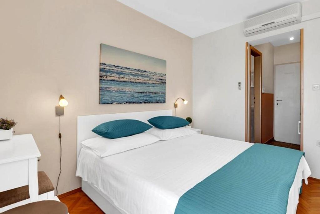 Apartments and rooms by the sea Podgora, Makarska - 2623 - Chambre Double Avec Balcon Et Vue Sur La Mer