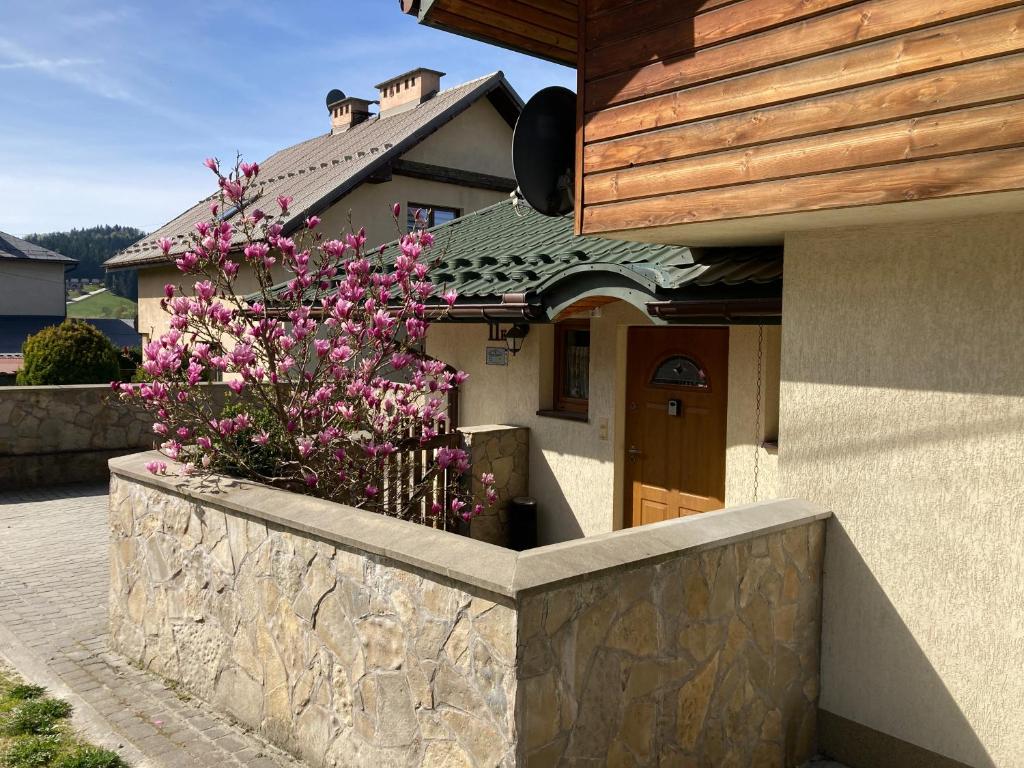Budova, v ktorej sa apartmán nachádza