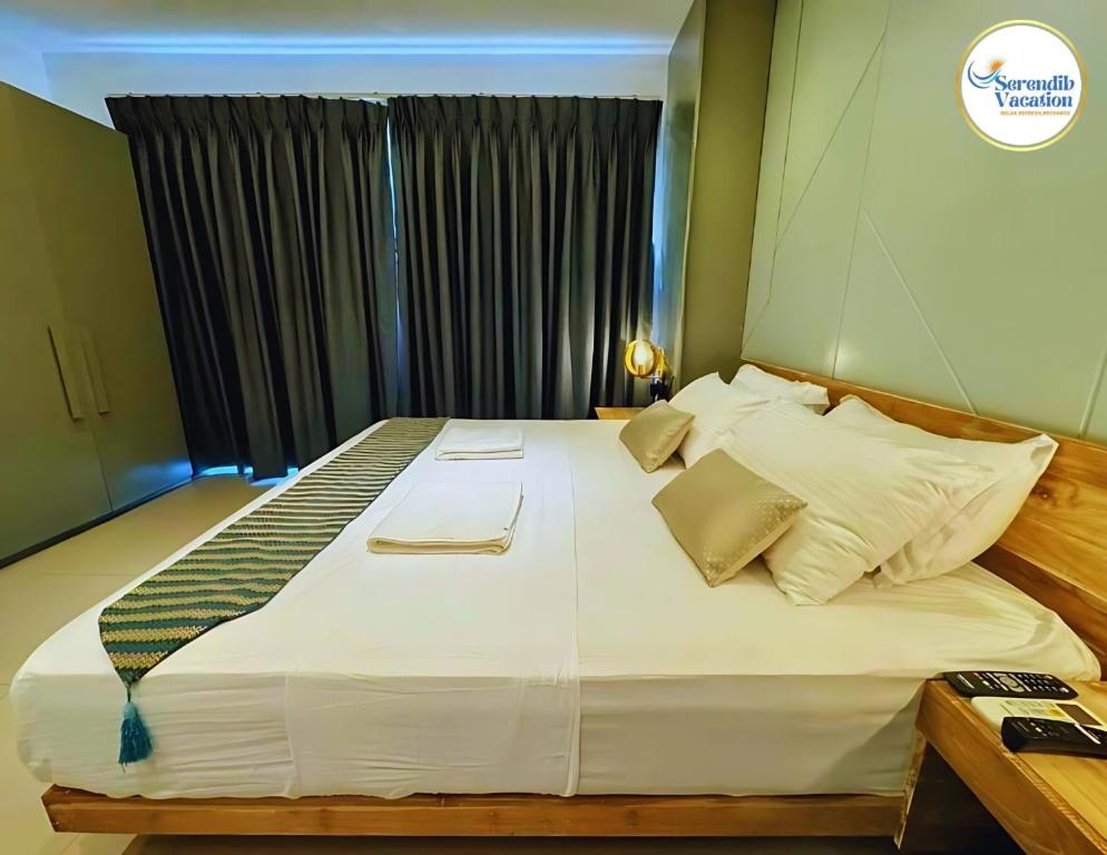 Negombo Ocean Breeze Luxury Studio by Serendib Vacation - 7