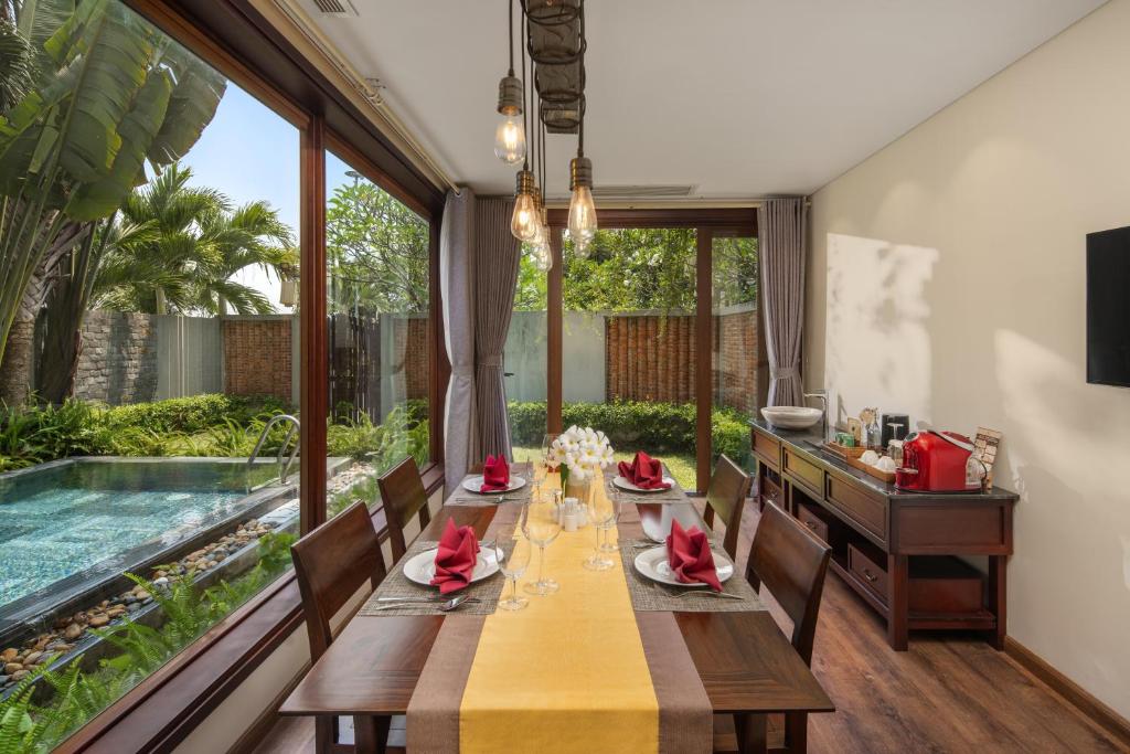 Sense Suite With Private Pool and Bathtub