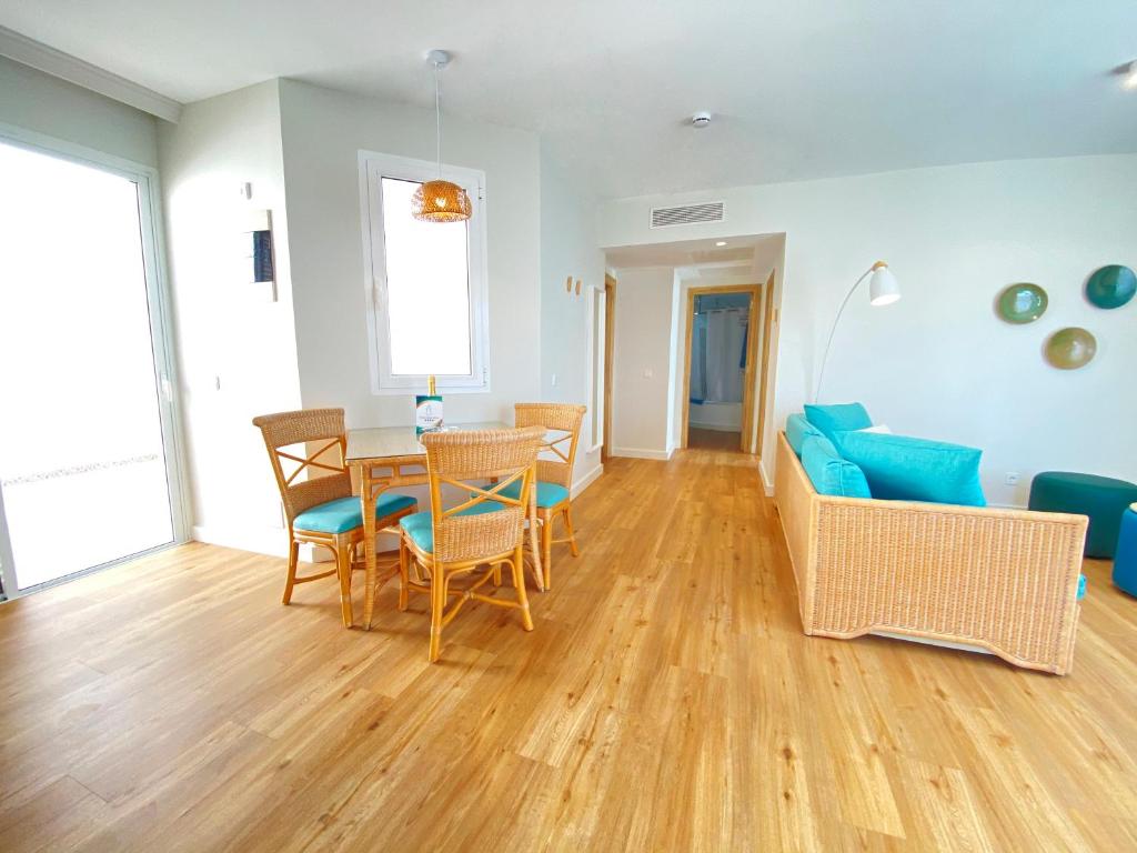 Hotel Esmeralda Maris by LIVVO - Suite With Sea View (3 Adults + 2 Children)