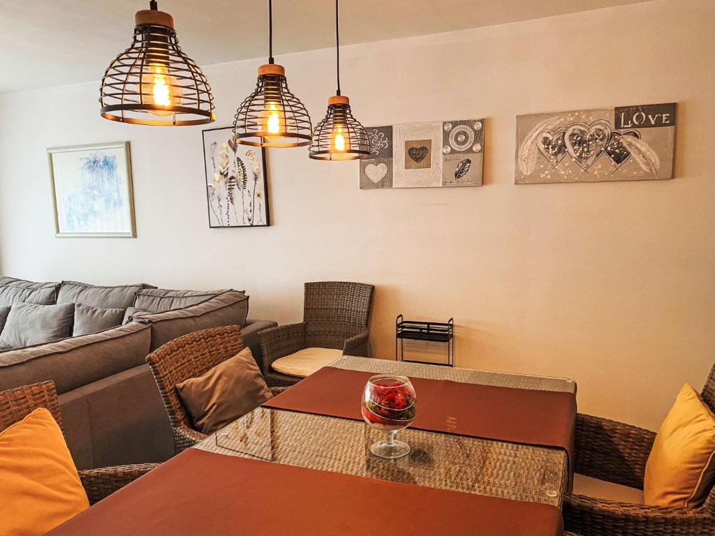Posezení v ubytování Apartment 103 by Interhome