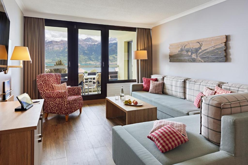 Posezení v ubytování Dorint Blüemlisalp Beatenberg/Interlaken