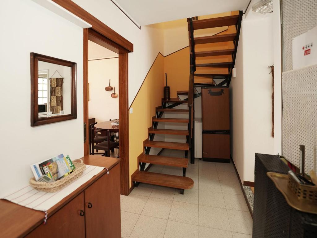 TV a/nebo společenská místnost v ubytování Apartment Colombaio by Interhome