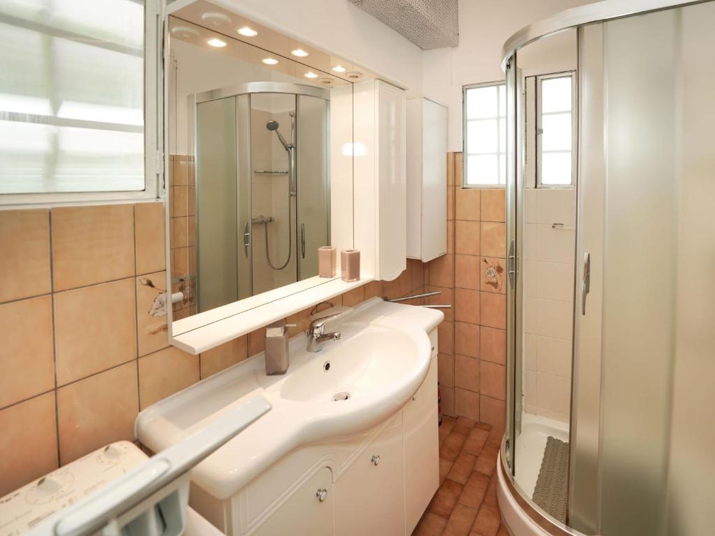 Koupelna v ubytování Apartment Colombaio by Interhome