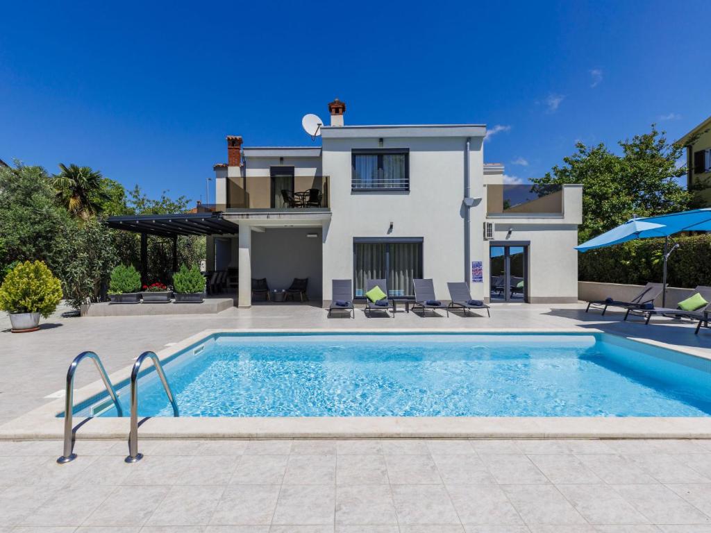 Bazén v ubytování Villa Villa Romina by Interhome nebo v jeho okolí