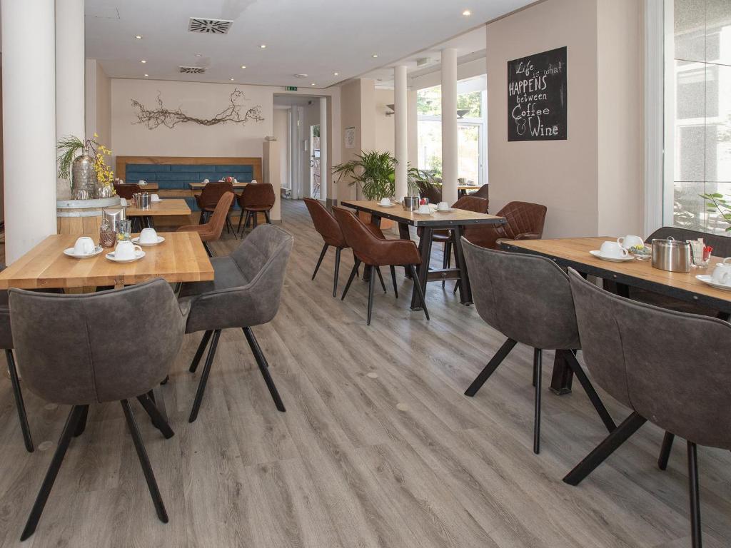 Posezení v ubytování DORMERO Hotel Bargenturm Lüneburg