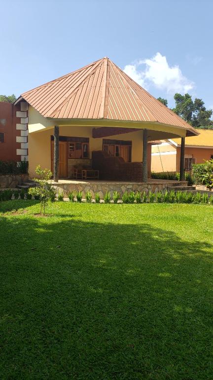 Zahrada ubytování Secrets Guest House Entebbe