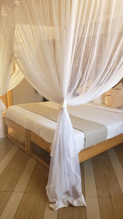 Secrets Guest House Entebbe - Budget Double Or Twin Room