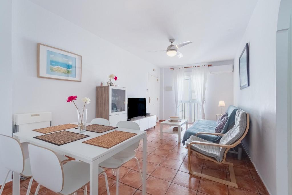 Apartamento ALAMAR Bonito apartamento a 70 metros de la playa WIFI gratis