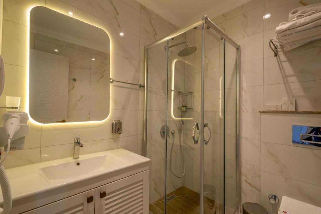 DeMANOR HOTEL ADULT ONLY - 9