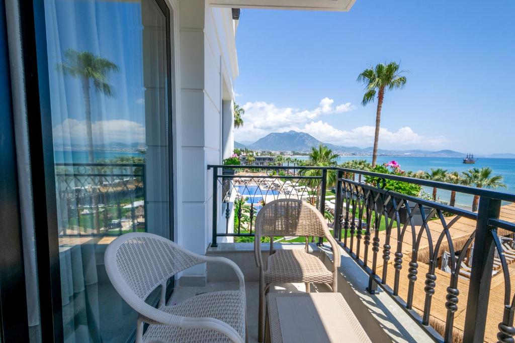 DeMANOR HOTEL ADULT ONLY - 3