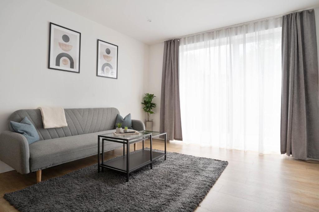 Apartments in the city center I private parking I home2share - Deluxe One-bedroom Apartment