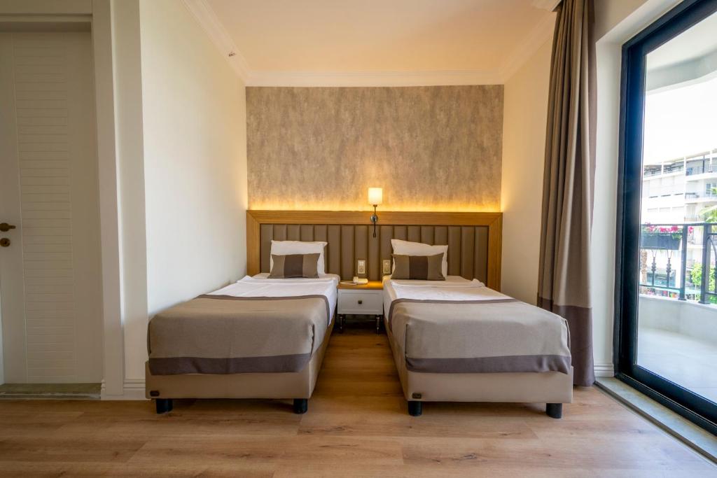 DeMANOR HOTEL ADULT ONLY - 13