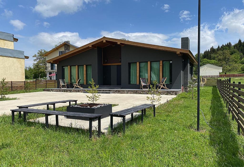 Zahrada ubytování TwinSide Chalet Bakuriani