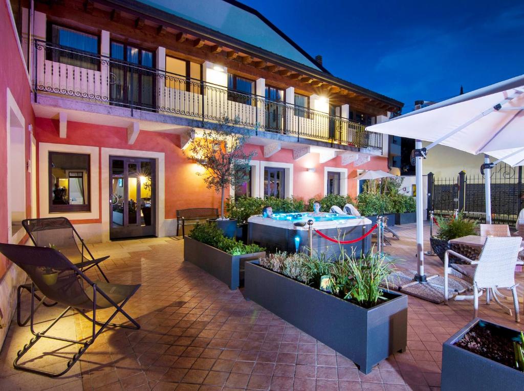 Hotel Fontana Verona - Resim 6