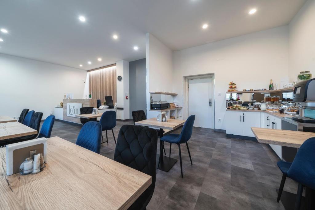 Hotel LEON - Resim 21