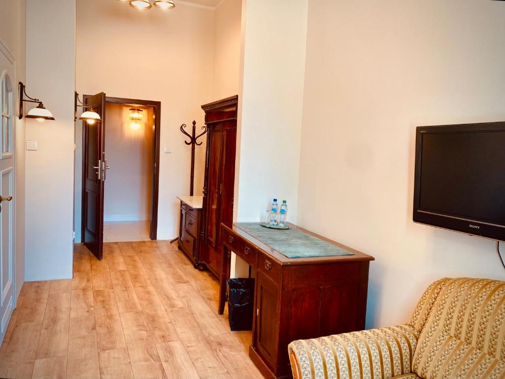 Hotel Palac w Myslecinku - Resim 11