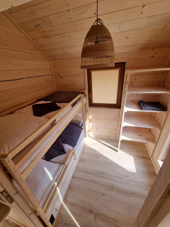 Postel nebo postele na pokoji v ubytování Domek pod Szczelińcem