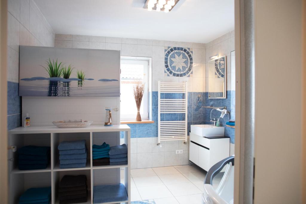 Fotografie z fotogalerie ubytování Ferienwohnung Viola mit Wallbox v destinaci Schneverdingen
