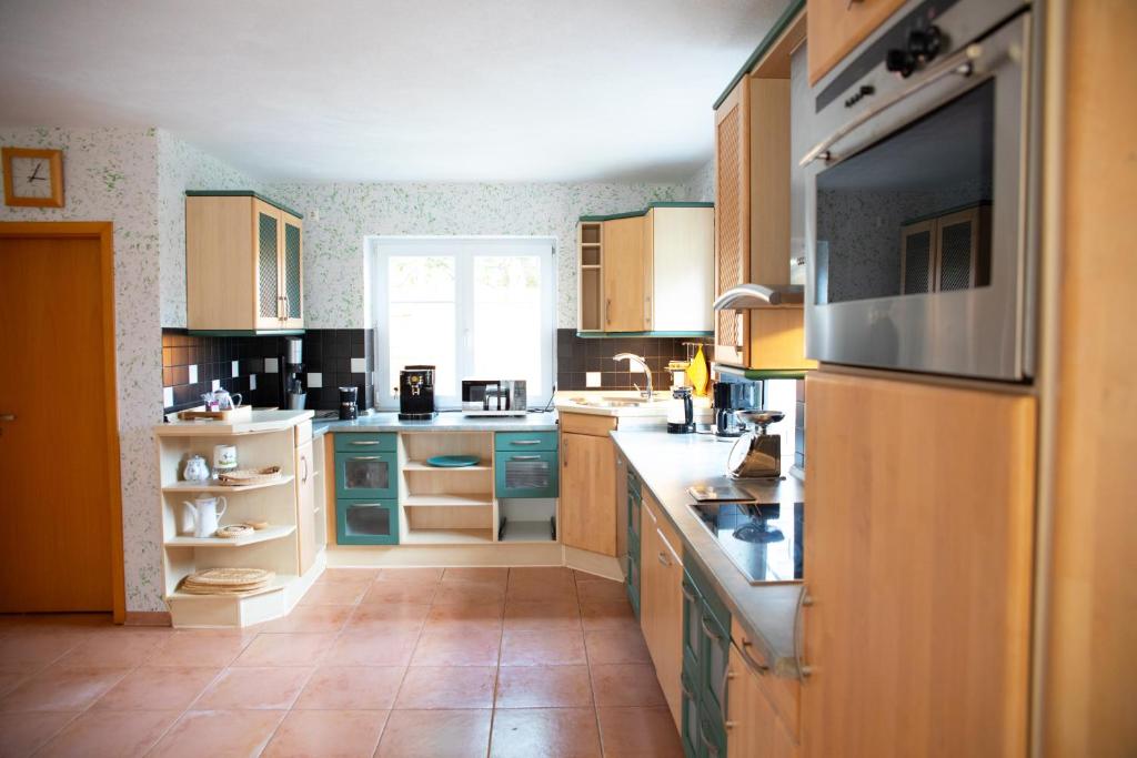 Kuchyň nebo kuchyňský kout v ubytování Ferienwohnung Viola mit Wallbox
