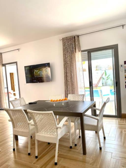 TV a/nebo společenská místnost v ubytování Villa Papaya - Djerba