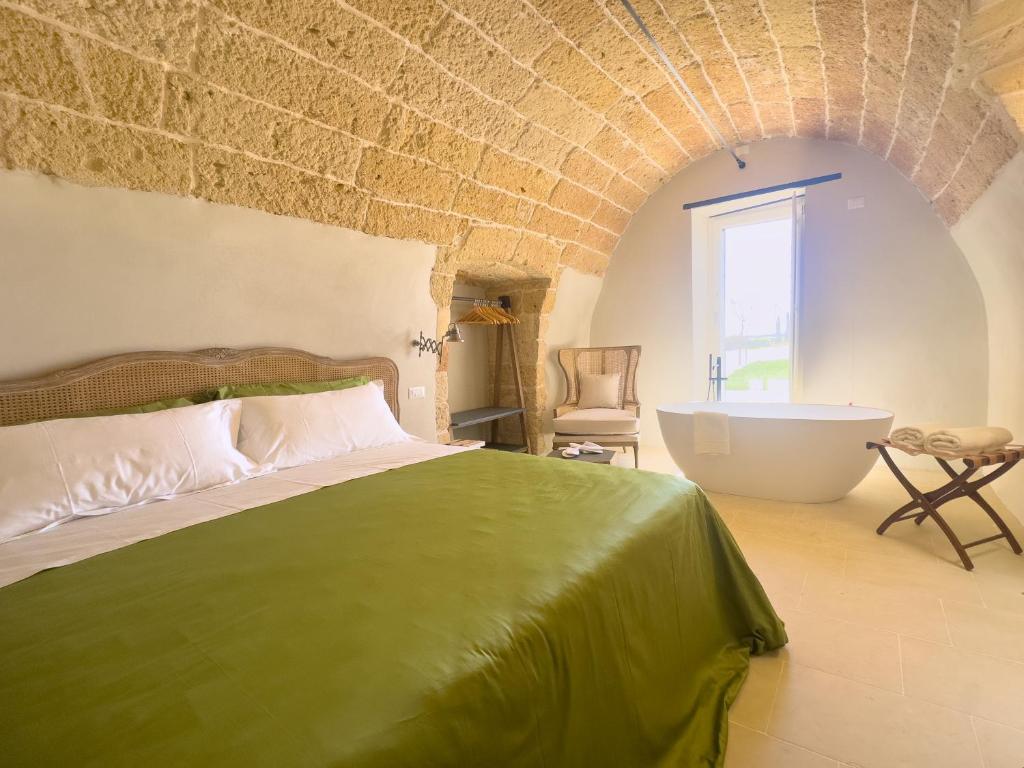 Villa Neviera Wine Resort & Spa by Cantine Due Palme - Deluxe Triple Room