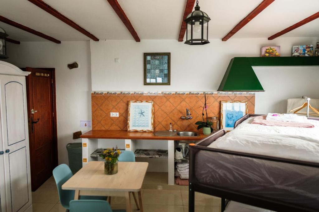 Casanaga - Single Bed In Female Dormitory Room