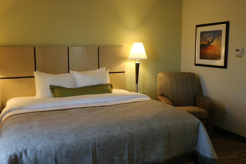 Candlewood Suites Bloomington by IHG photo