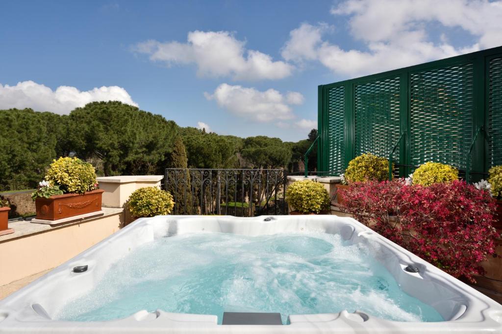 Bazén v ubytování Hotel Splendide Royal - The Leading Hotels of the World nebo v jeho okolí