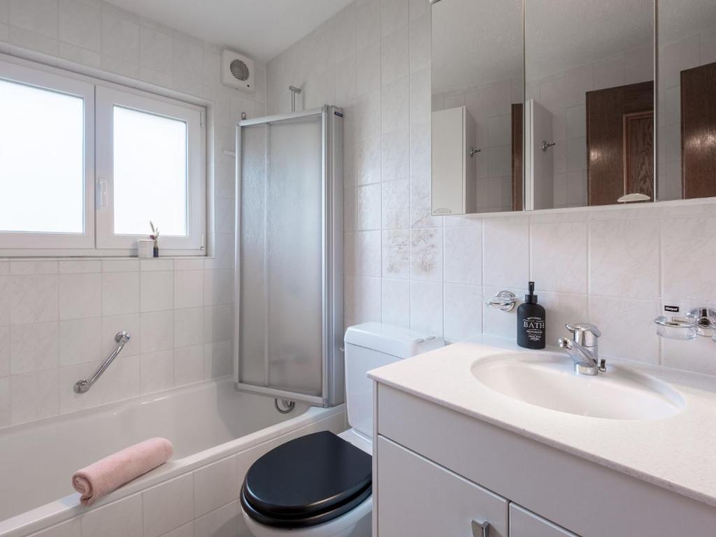 Koupelna v ubytování Apartment Chalet Anita by Interhome