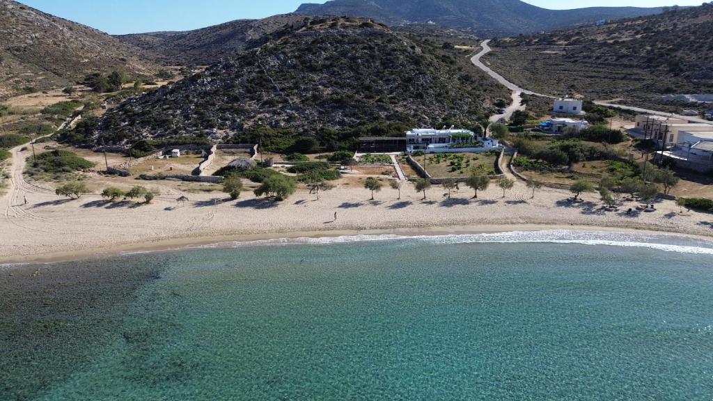 an aerial view of a beach and the ocean at Martin Rooms in Irakleia
