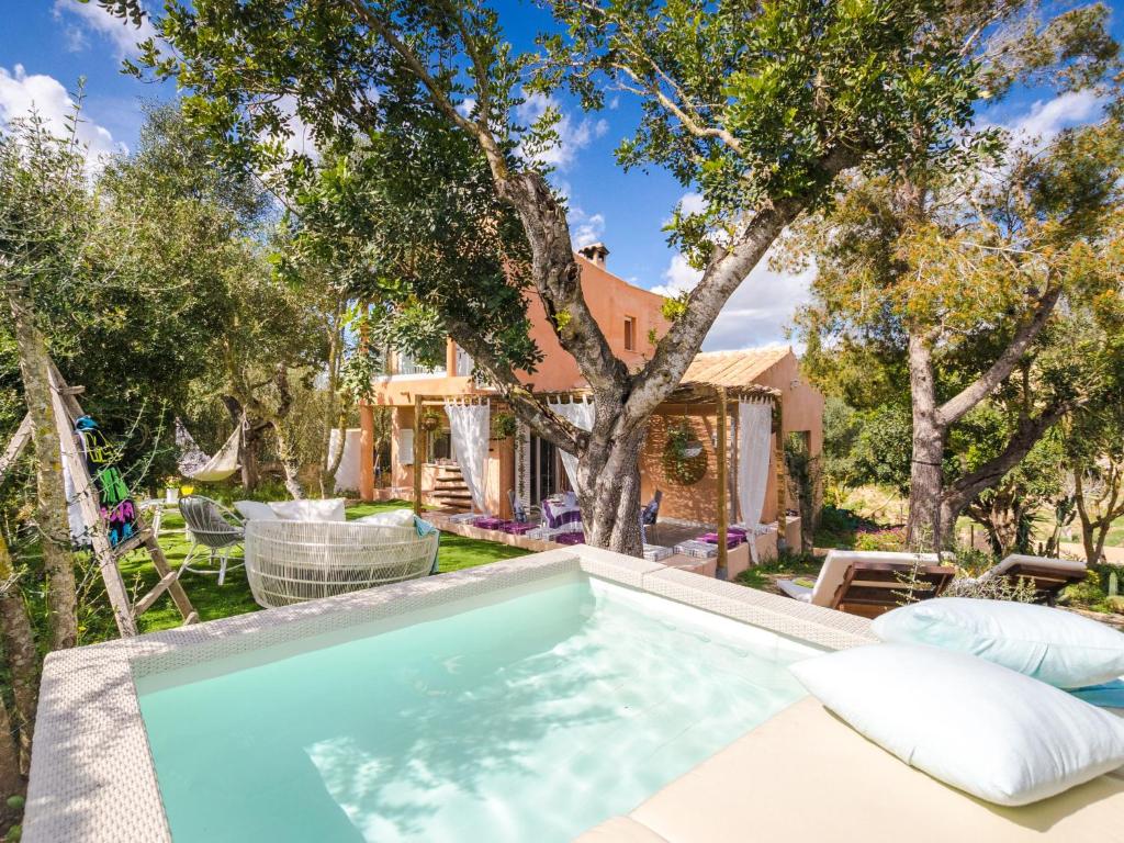 Bazén v ubytování Holiday Home Sa Font by Interhome nebo v jeho okolí