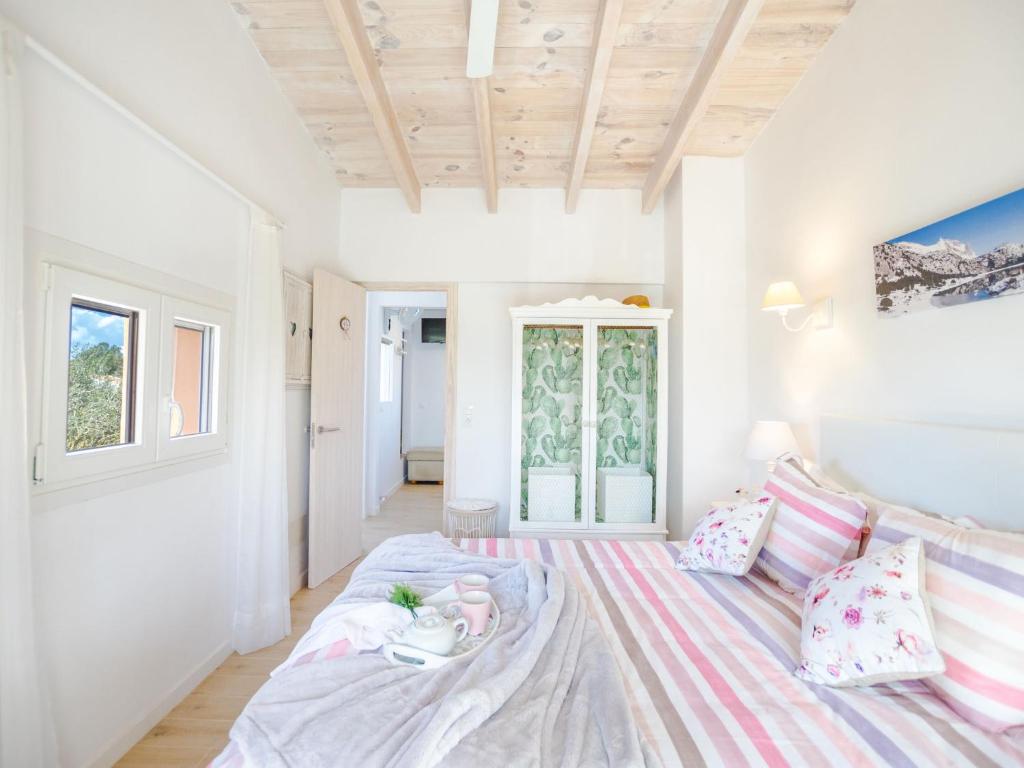 Postel nebo postele na pokoji v ubytování Holiday Home Sa Font by Interhome