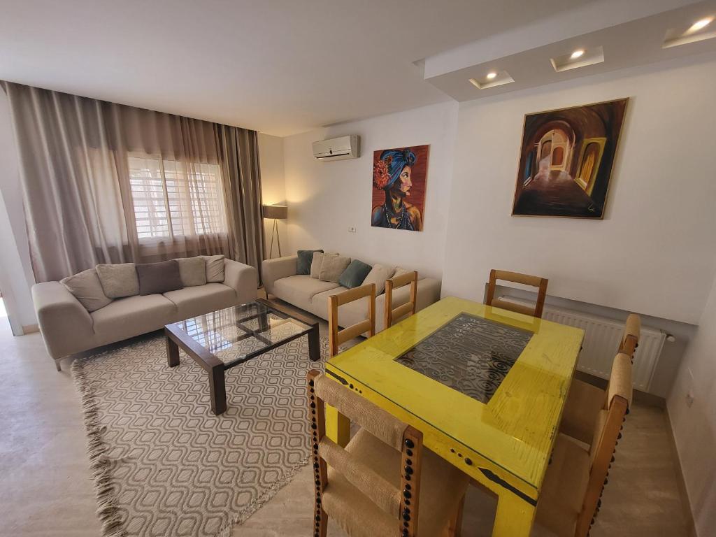 Posezení v ubytování New appartement with à private pool