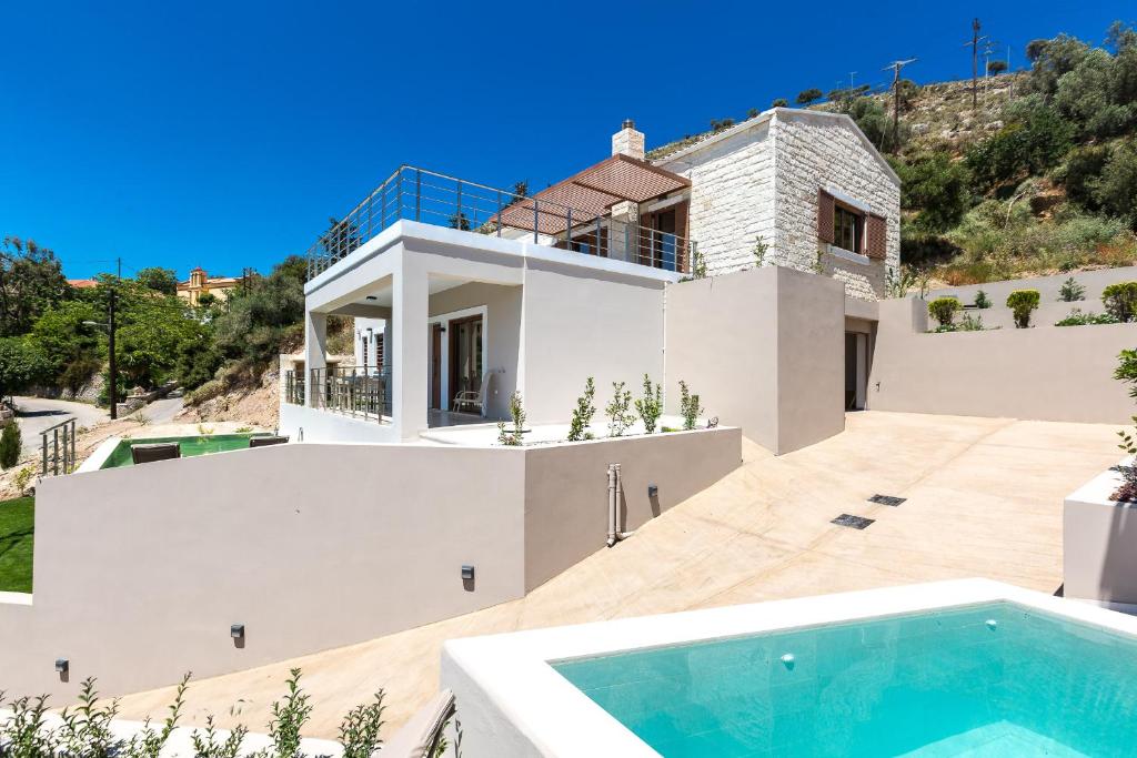 Πισίνα στο ή κοντά στο Upper View Villa 1, with private pool
