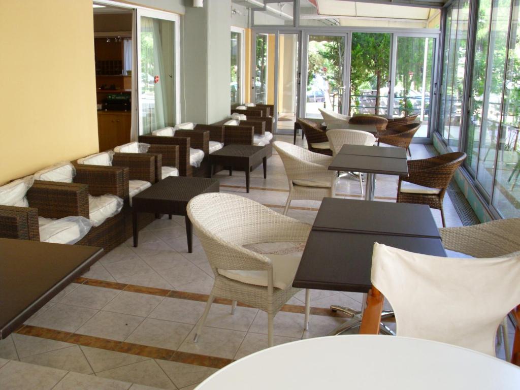 Posedenie v ubytovaní Hotel Cybele Pefki