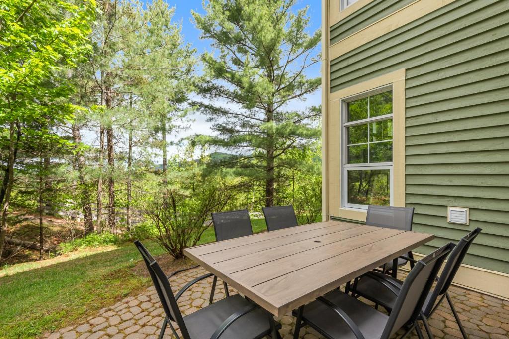 Zahrada ubytování Tremblant Prestige - Les Eaux 235-1