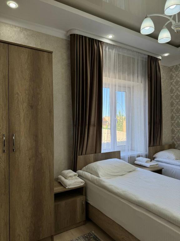 Айкол - Dwin Room