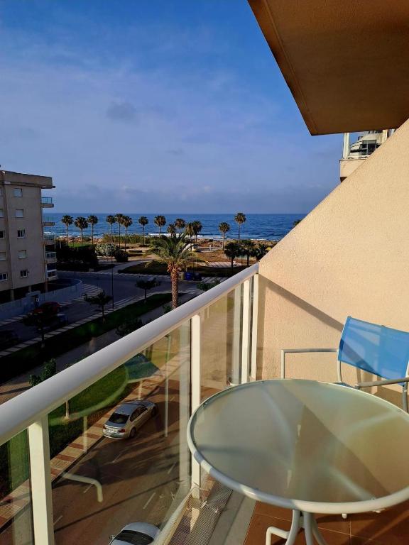Balkón nebo terasa v ubytování Estudio Daimús primera línea de playa