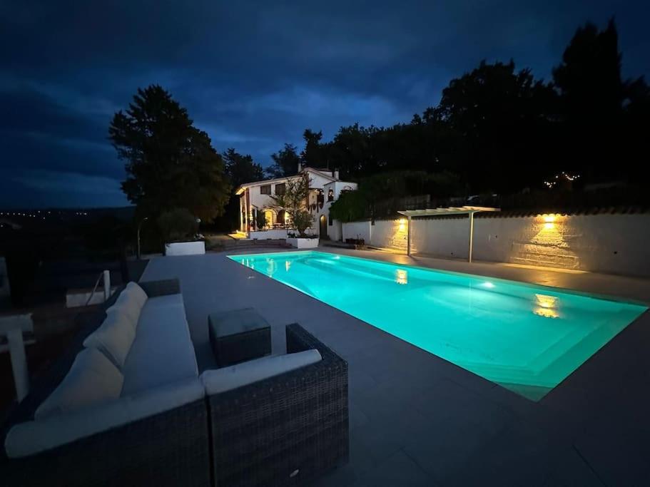 Πισίνα στο ή κοντά στο Villa Eddy